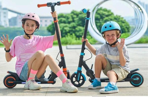 Trotinete electrica copii cu display si lumini colorate lateral